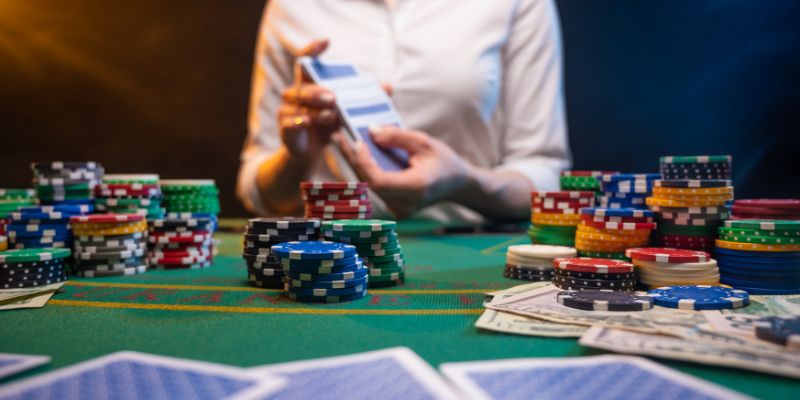 Các yếu tố khách quyết định